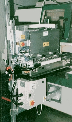 Automatischer Schwerkraftschachtlader zur Beschickung einer Tiefbohrmaschine