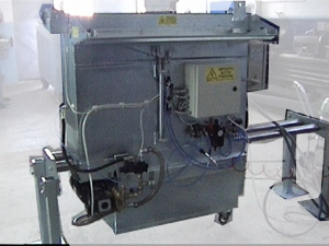Laveuse de pices industrielles pour arbres mcaniques longs; lavage  l'eau sous haute pression