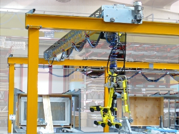 Manipulateur pour accrocher des portes et des vitres
