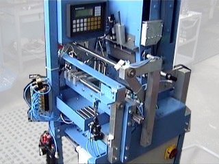 Macchina di misura verticali automatica per la misura della coassialit su alberi, impiegata nel controllo della qualit